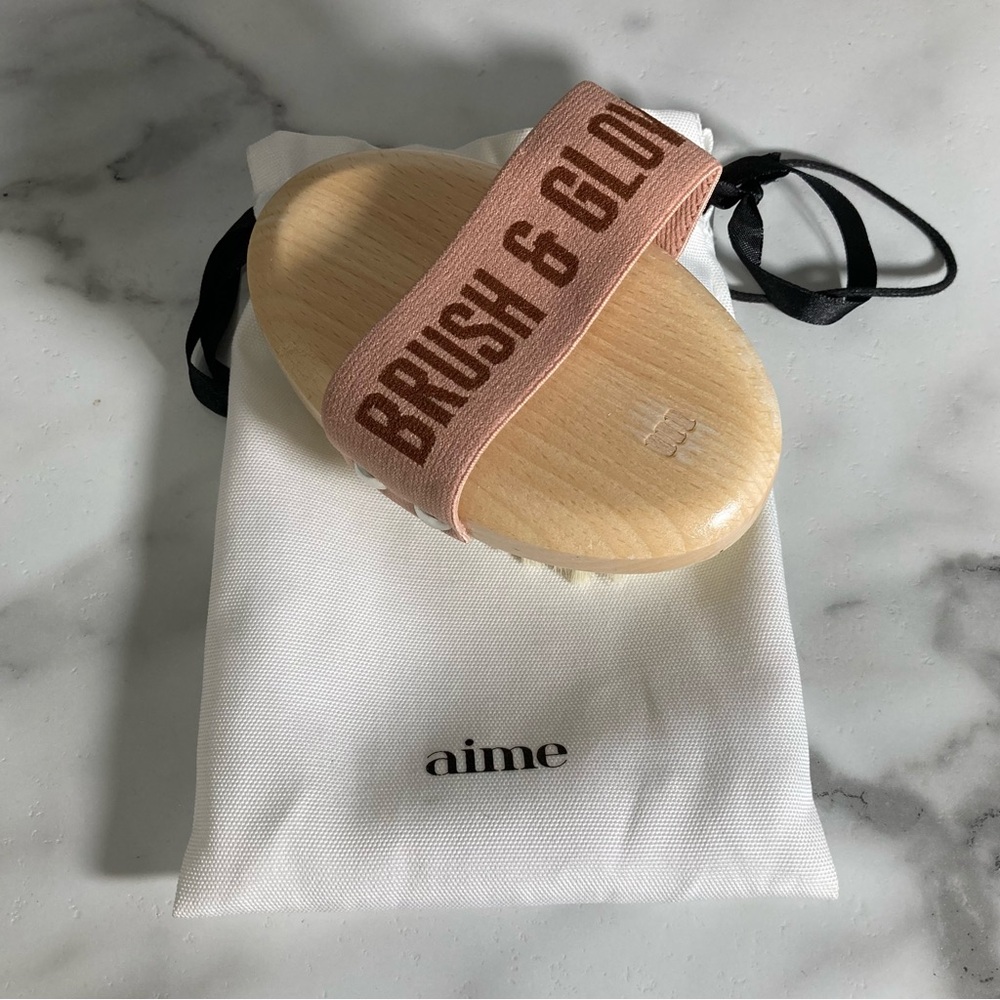 Aime Brush & Glow Body Brush with Travel Bag